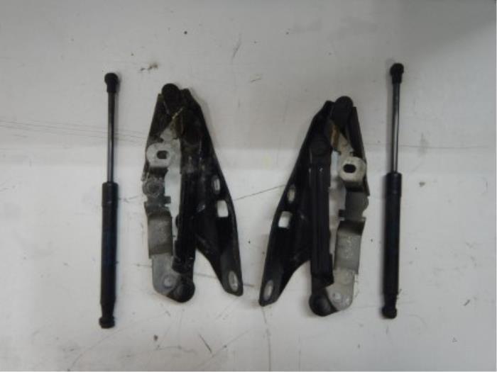 Motorkap Scharnier Audi TT (22740163), Auto-onderdelen, Carrosserie, Gebruikt, Ophalen