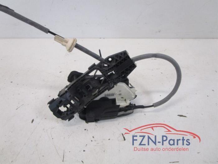 Deurslot Mechaniek 4Deurs rechts-voor Volkswagen Golf (22739, Auto-onderdelen, Carrosserie, Gebruikt, Ophalen