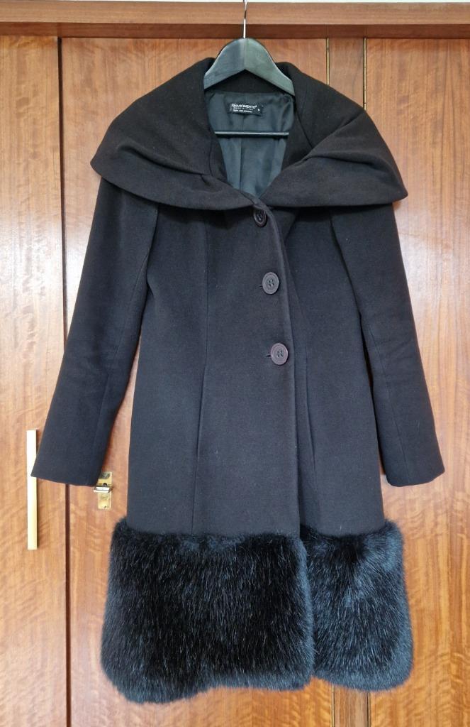 Zwarte winterjas met bont Rinascimento, Kleding | Dames, Jassen | Winter, Gedragen, Maat 38/40 (M), Zwart, Ophalen of Verzenden