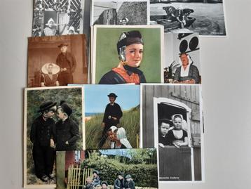 Cartes postales en costumes traditionnels Pays-Bas/France