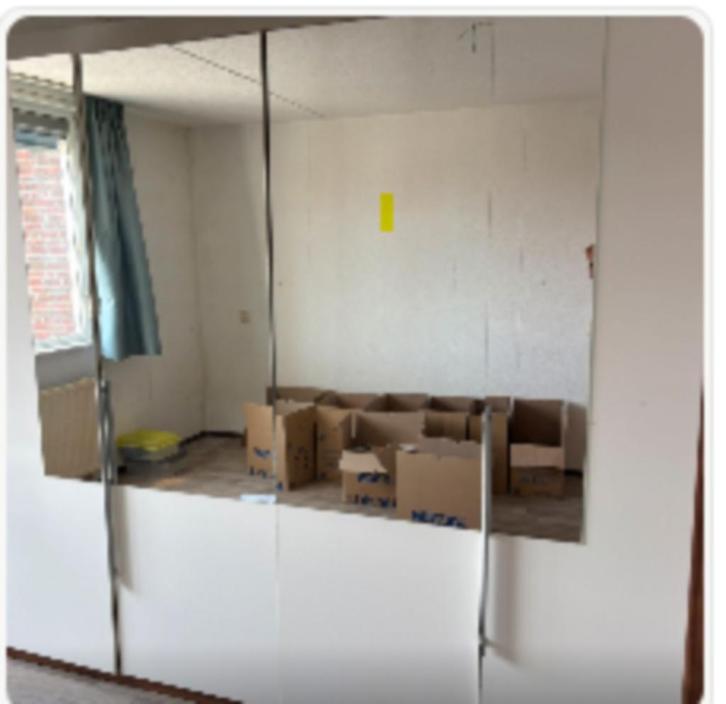 Mooie 4 deurs kledingkast met spiegels, Huis en Inrichting, Kasten | Kleerkasten, Gebruikt, 200 cm of meer, 200 cm of meer, 50 tot 75 cm