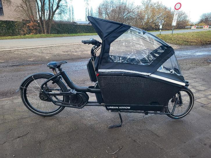 Urban Arrow, Fietsen en Brommers, Fietsen | Bakfietsen, Gebruikt, Overige merken, 3 kinderen, Elektrisch, Ophalen
