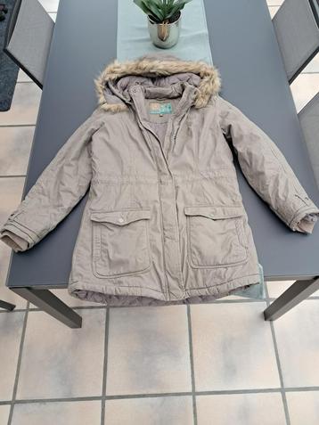 te koop : mooie winterjas met kap beschikbaar voor biedingen
