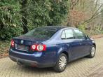 Volkswagen Jetta Benzine in propere staat lez ok 800€, Auto's, Stof, Zwart, Blauw, Bedrijf