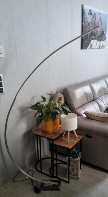 Staan lamp beschikbaar voor biedingen