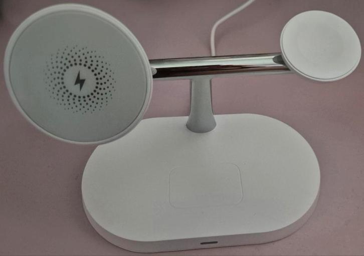 Wireless charger for phone, Samsung watches and buds, Telecommunicatie, Mobiele telefoons | Telefoon-opladers, Zo goed als nieuw