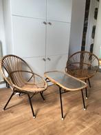 Vintage Rotan set 2 stoelen + bijzettafel, Enlèvement, Utilisé, Deux, Osier ou Rotin