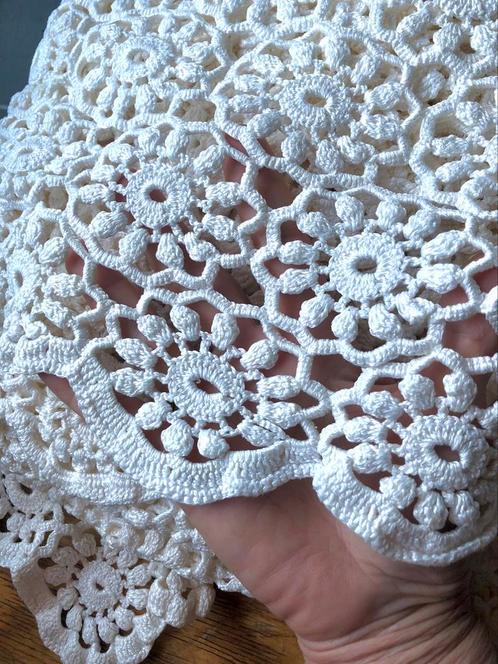 Couvre-lit au crochet, Antiek en Kunst, Antiek | Tapijten, Tafelkleden en Textiel, Ophalen of Verzenden