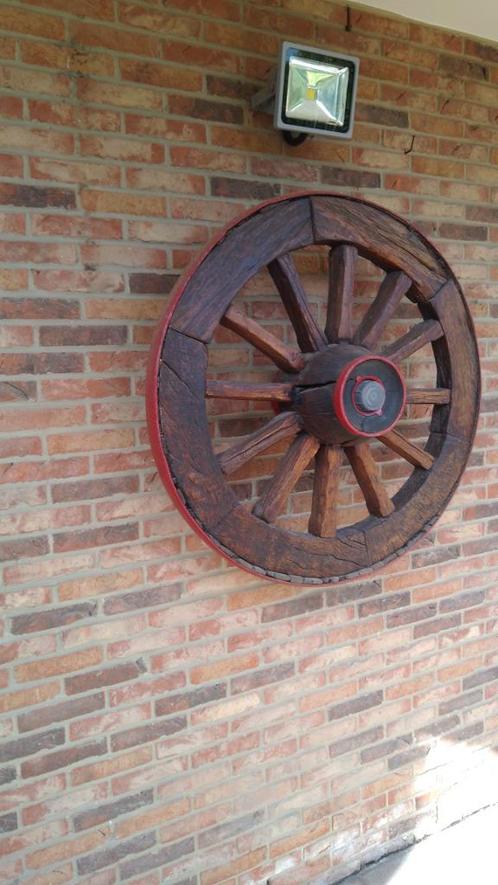 À vendre : Ancienne roue de charrette rénovée, Antiek en Kunst, Curiosa en Brocante, Ophalen