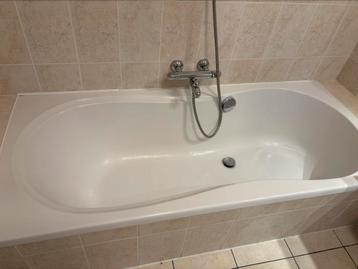 Bad en kraanwerk (bad-douche) beschikbaar voor biedingen