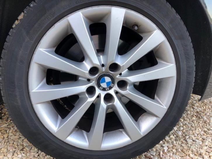 Velgen 10-spaaks + set 4 winterbanden BMW 5-reeks, Auto-onderdelen, Banden en Velgen, Velg(en), Winterbanden, 18 inch, 245 mm