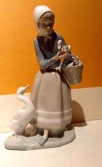 Lladro porseleinen beeldje 'Herderin met eenden' #4568, Antiek en Kunst, Ophalen of Verzenden