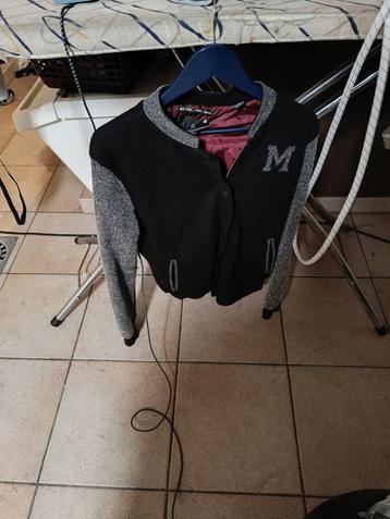 is wel een keer of drie gedragen ma ziet er nog geweldig uit beschikbaar voor biedingen