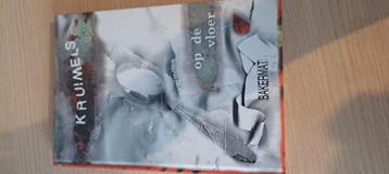 Kruimels op de vloer beschikbaar voor biedingen