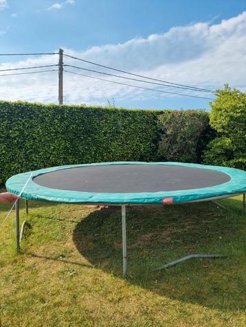 Trampoline Berg diameter 4m20 en 90cm hoog beschikbaar voor biedingen