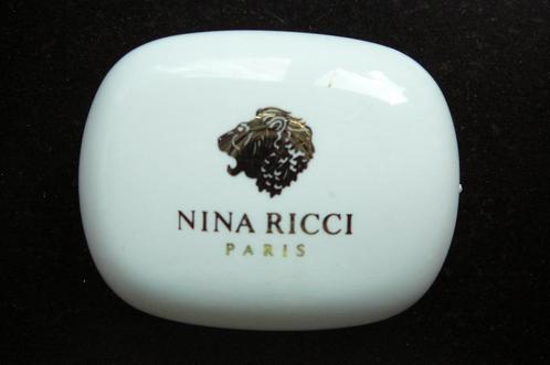 Nina Ricci Signoricci oud mini zeepje in plastiek doosje, Verzamelen, Parfumverzamelingen, Nieuw, Overige typen, Gevuld, Ophalen of Verzenden