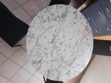 Table ronde + 4 chaises, Maison & Meubles, Tables | Tables à manger, Quatre personnes, Rond, 100 à 150 cm, Enlèvement