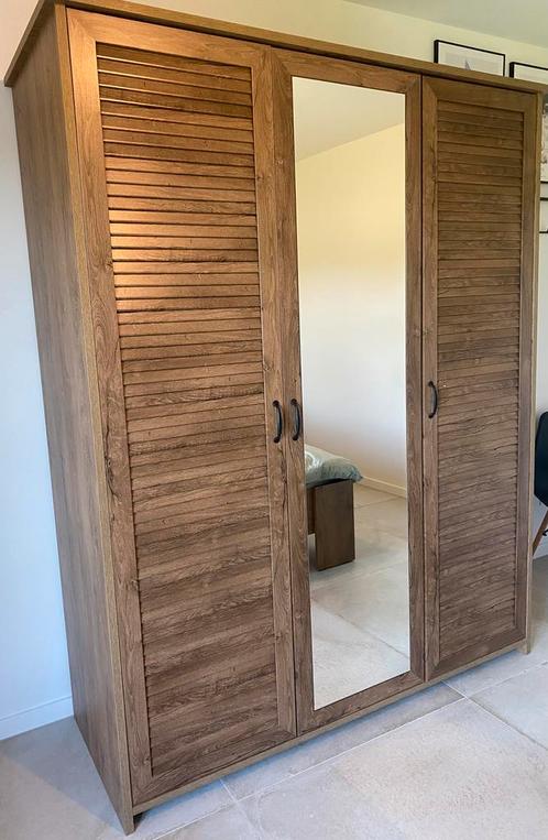 Bedframe 180x200 + ruime kleerkast 210x165cm – goede staat”, Huis en Inrichting, Slaapkamer | Complete slaapkamers, Zo goed als nieuw
