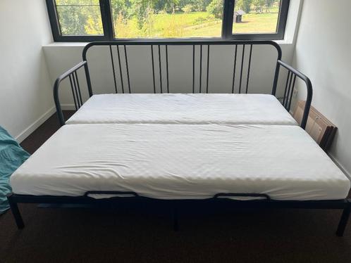 Slaapbank, Huis en Inrichting, Slaapkamer | Slaapbanken, Zo goed als nieuw, 160 cm, 200 cm, Tweepersoons, Zwart, Ophalen