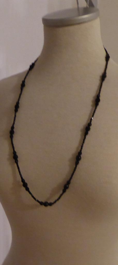 Lange zwarte ketting/ Als nieuw, Handtassen en Accessoires, Kettingen, Zo goed als nieuw, Ophalen of Verzenden