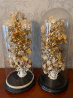 2 victoriaanse bruidsboeketten onder globe 25/59h, Antiek en Kunst, Ophalen of Verzenden