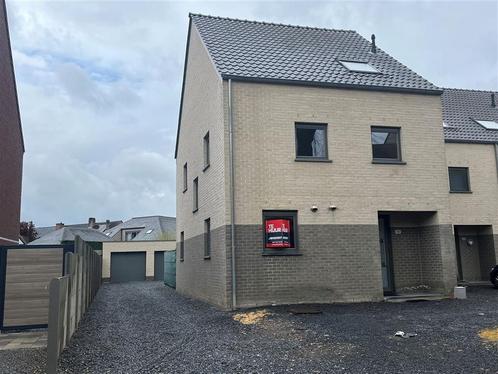 Huis te huur in Maaseik, 3 slpks, Immo, Huizen te huur, Vrijstaande woning, B