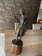 bronzen herderin in perfecte staat op houten sokkel, Enlèvement
