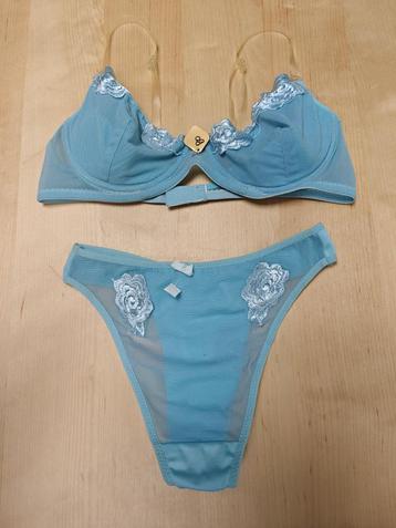 Lingerieset licht blauw maat B80 + M, Nieuw! beschikbaar voor biedingen