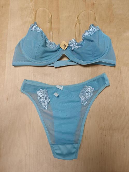 Lingerieset licht blauw maat B80 + M, Nieuw!, Kleding | Dames, Ondergoed en Lingerie, Setje, Blauw, Ophalen of Verzenden