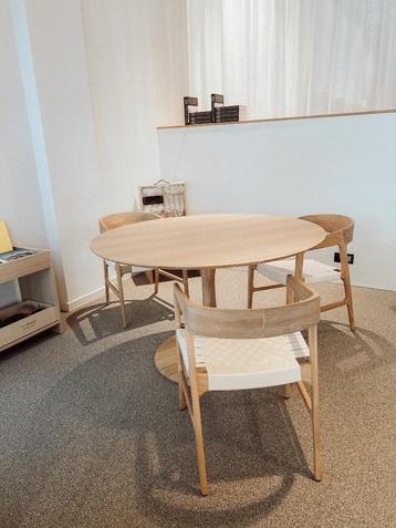 Design eettafel rond - Torsion van Ethnicraft (eik), 100 à 150 cm, Quatre personnes, Rond, Comme neuf