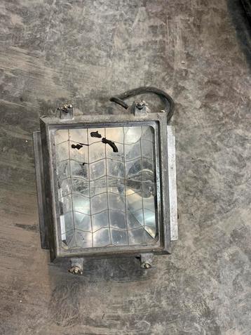 Partij van Belgische makelij Bouwlampen/Halogeenlampen 500W beschikbaar voor biedingen