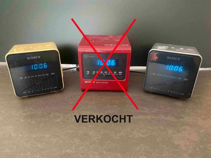 Zeldzaam duo van retro Sony Digicube Klok Radio’s, Verzamelen, Retro, Audio en Video, Ophalen of Verzenden