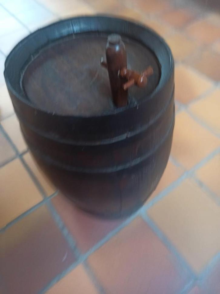 Tonnelet en bois avec cerclages en fer, Antiquités & Art, Curiosités & Brocante, Enlèvement