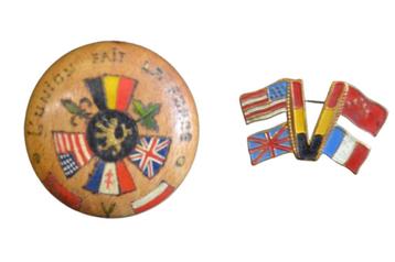 Petite broche drapeaux des alliés, libération 1944 disponible aux enchères