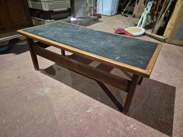 Vintage woonkamertafel met leisteen tablet, Huis en Inrichting, Tafels | Salontafels, Zo goed als nieuw, Ophalen