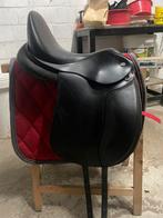 Ikonic dressuurzadel, Animaux & Accessoires, Chevaux & Poneys | Selles, Enlèvement, Comme neuf