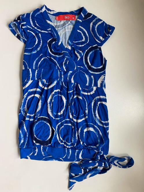 Blauw t-shirt met geometrische bollenprint Iko - maat 104, Enfants & Bébés, Vêtements enfant | Taille 104, Utilisé, Fille, Chemise ou À manches longues