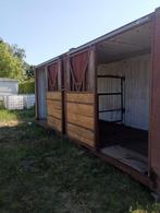 Paardenstal / container, Stalling, 2 of 3 paarden of pony's