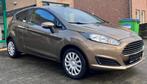 Ford Fiësta * 1J GARANTIE * GEKEURD * AUTOMAAT * 210€/maand, Auto's, Automaat, Euro 5, Elektrische ramen, Bruin