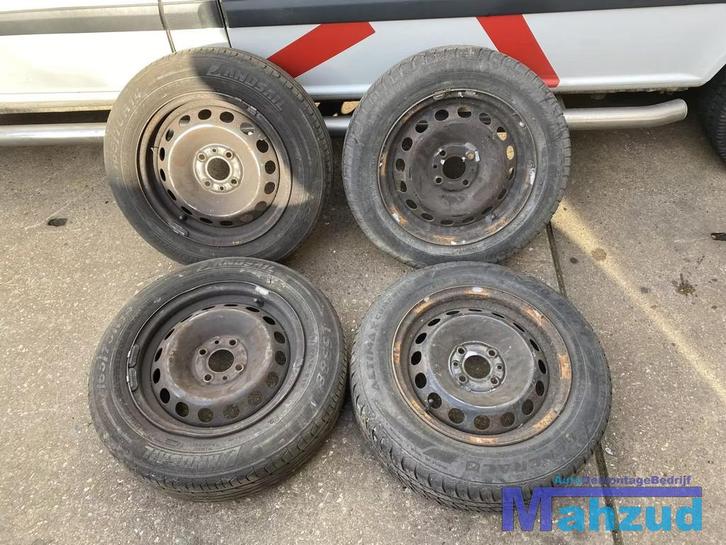 Fiat punto banden en stalen velgen set 4x98 14 inc, Autos : Pièces & Accessoires, Autres pièces automobiles, Fiat, Utilisé