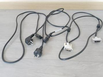 2 netstroomkabels PC + 1 scart-kabel