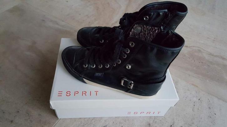 Botillons fourrés enfant ESPRIT cuir noir T 37 très bon état, Kleding | Dames, Schoenen, Zo goed als nieuw, Lage of Enkellaarzen