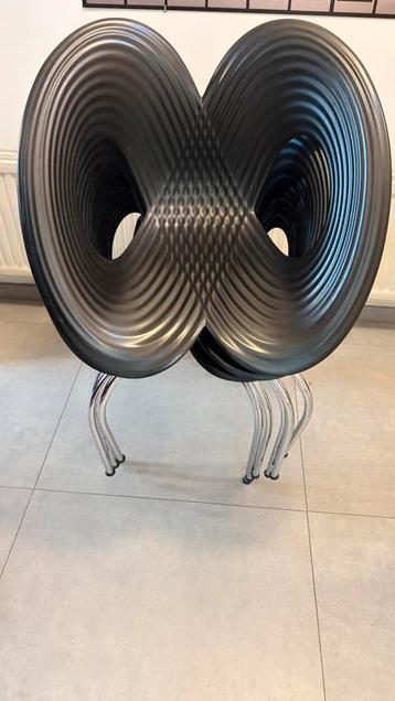 6 chaises Moroso Ripple Chair – Ron Arad – empilables beschikbaar voor biedingen