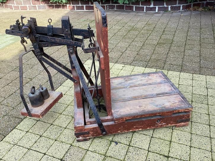 INDUSTRIËLE ANTIEKE BASCULE MET ORGINELE GEWICHTEN, Huis en Inrichting, Overige Huis en Inrichting, Gebruikt, Ophalen