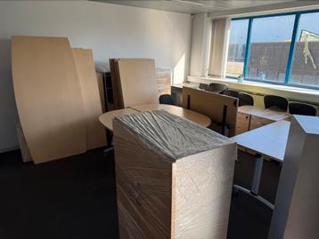 Lot kantoor materiaal bijna gratis  beschikbaar voor biedingen