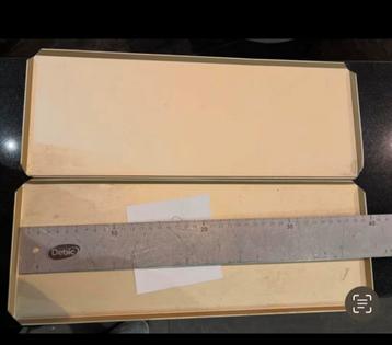 2 gouden bakjes beschikbaar voor biedingen
