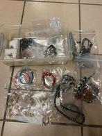 Lot de destockage de bijoux de fantaisies, Bijoux, Sacs & Beauté, Colliers, Neuf, Pierre ou Minéral, Enlèvement ou Envoi, Autres couleurs