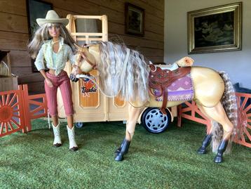 Barbie, son cheval et son van disponible aux enchères