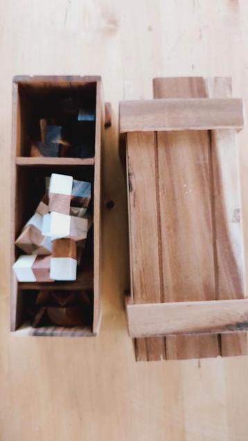 Boîte de jeu amusante avec 3 jeux d'esprit en bois