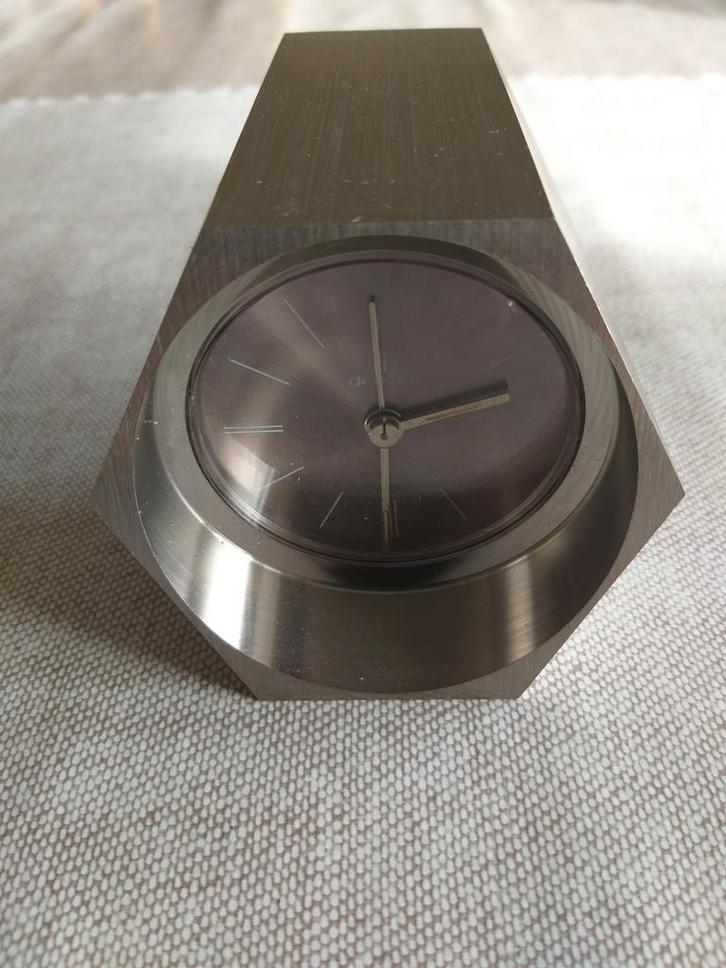HEXAGONE UTI DESIGN HORLOGE/WEKKE DE SWIZA CONNU DU COUTEAU, Antiquités & Art, Antiquités | Horloges, Enlèvement ou Envoi